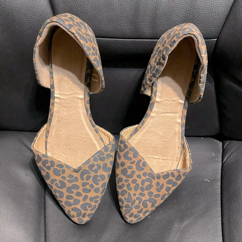 Old Navy Chetah print Sandals